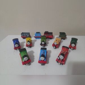 Thomas & Friends Take-n-Play die-cast toy engines Set Of 12